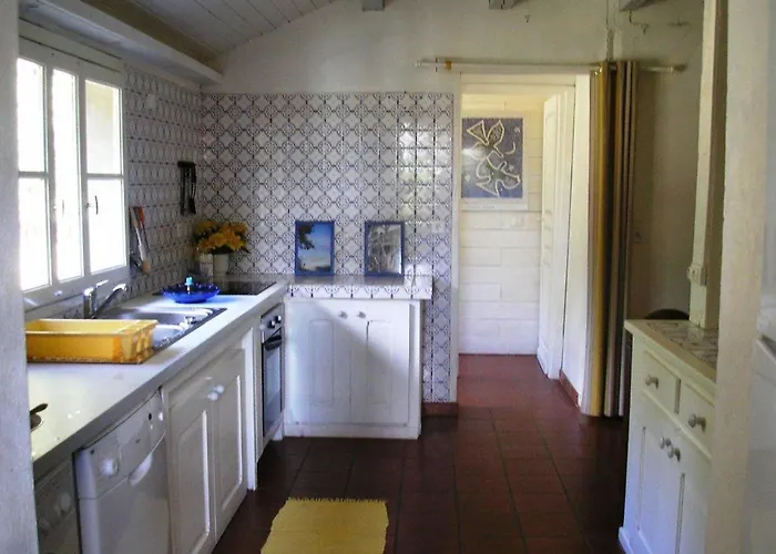 Hollebarde By Interhome Feriehus Léon